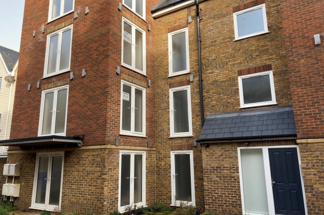 Ashton Villa, St Mary’s Road, Broadstairs, Kent CT10 1NS
 2