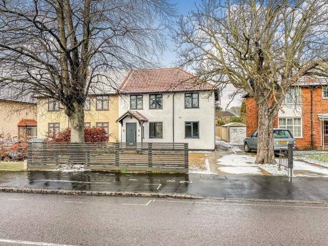 10 Sunbury Way, Hanworth, Middlesex TW13 6XJ 3