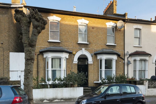 Flat 2, 9 Goulton Road, Hackney, London, E5 8HA  8