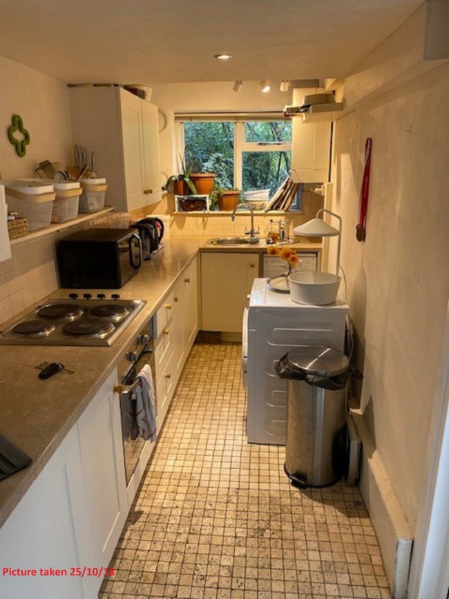 2 Watcombe Cottages, Kew, Surrey TW9 3BD
 6