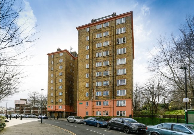 16 Jersey House, Clifton Road, Islington, London N1 2JF 
 10