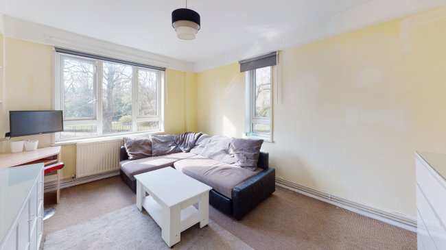 16 Jersey House, Clifton Road, Islington, London N1 2JF 
 10