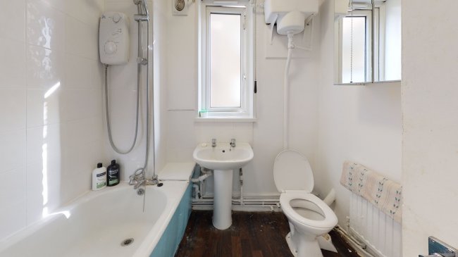 16 Jersey House, Clifton Road, Islington, London N1 2JF 
 10