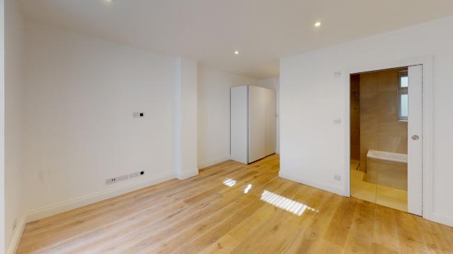 Ground and Lower Ground Floor Flat, 217 Putney Bridge Road, London SW15 2PX 5