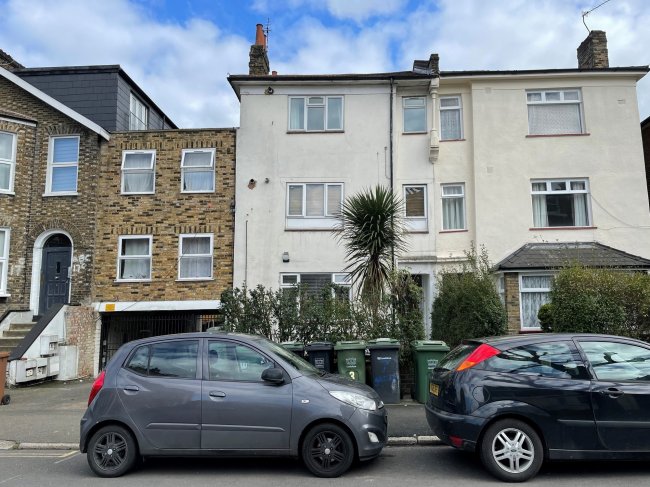 19D Eastdown Park, Lewisham, London, SE13 5HU
 7