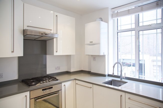 2 Carisbrooke Court, Weymouth Street, Marylebone, London, W1G 8NZ 
 2