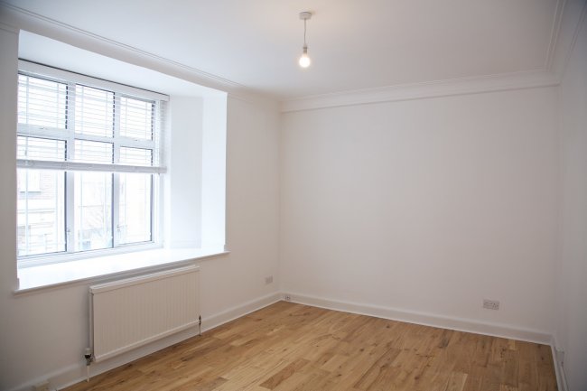 2 Carisbrooke Court, Weymouth Street, Marylebone, London, W1G 8NZ 
 2