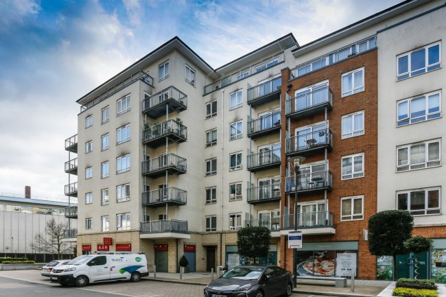 19 Bentfield House, 26 Heritage Avenue, Hendon, London NW9 5GE 6