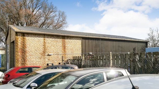 Unit 9 Willow Court, Bourton Industrial Park, Bourton-on-the Water, Cheltenham, Gloucestershire GL54 2HQ
 1