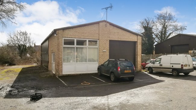 Unit 9 Willow Court, Bourton Industrial Park, Bourton-on-the Water, Cheltenham, Gloucestershire GL54 2HQ
 1