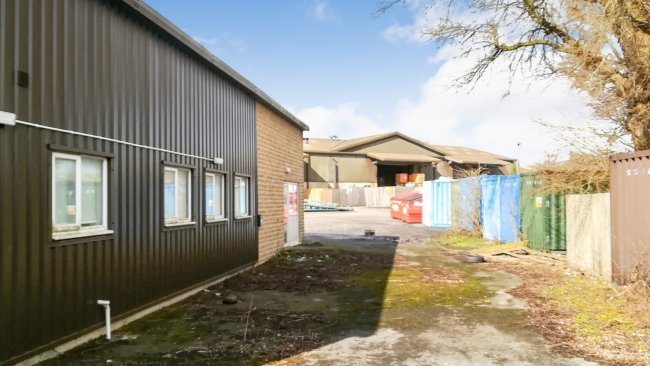 Unit 9 Willow Court, Bourton Industrial Park, Bourton-on-the Water, Cheltenham, Gloucestershire GL54 2HQ
 1