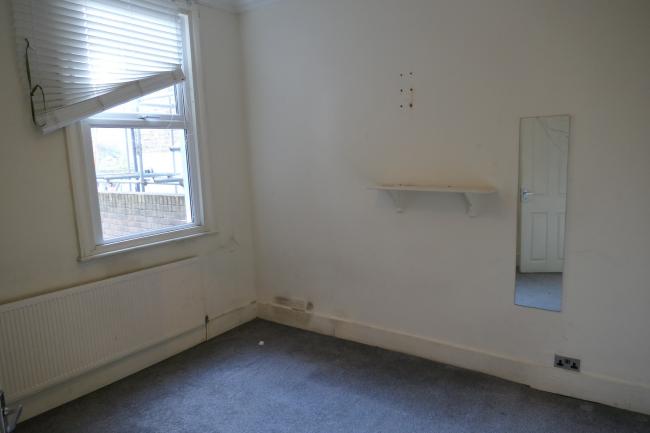 9 Perran Road, Tulse Hill, London SW2 3DJ
 1