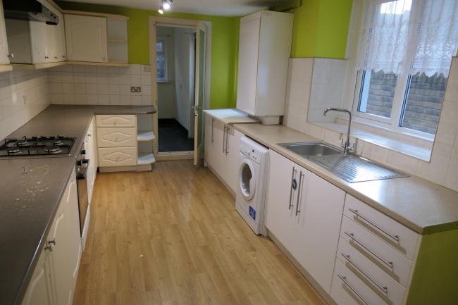 9 Perran Road, Tulse Hill, London SW2 3DJ
 1