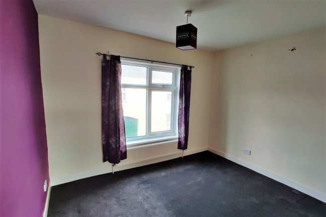 2 Springfield Gardens, Ilkeston, Derbyshire DE7 8HY 3