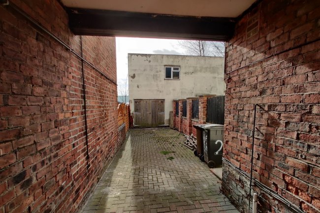 2 Springfield Gardens, Ilkeston, Derbyshire DE7 8HY 3