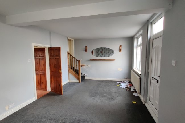 2 Springfield Gardens, Ilkeston, Derbyshire DE7 8HY 3