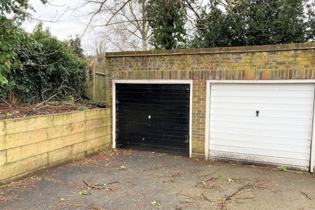 Flat 4, Ingram House, 14 Cavendish Road, Sutton, Surrey SM2 5ET
 6