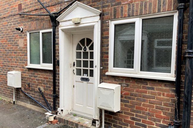 Flat 4, Ingram House, 14 Cavendish Road, Sutton, Surrey SM2 5ET
 6