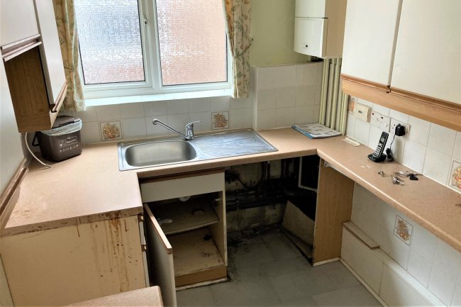 Flat 4, Ingram House, 14 Cavendish Road, Sutton, Surrey SM2 5ET
 6