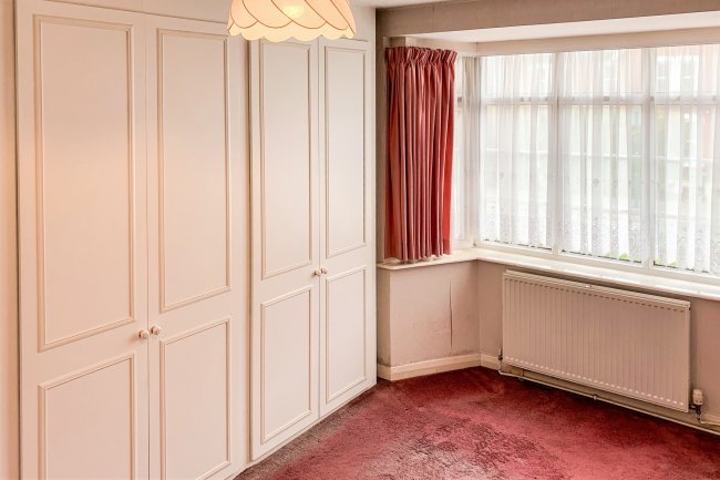 Flat 4, Ingram House, 14 Cavendish Road, Sutton, Surrey SM2 5ET
 6