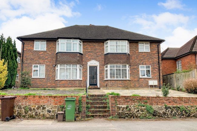 Flat 4, Ingram House, 14 Cavendish Road, Sutton, Surrey SM2 5ET
 6