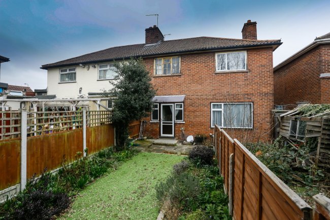 74 Gaysham Avenue, Ilford, Essex, IG2 6TA
 8