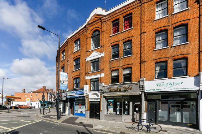 2 Dorset Mansions, Lillie Road, Fulham, London, SW6 7PF
 5