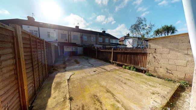 31 Slade Gardens, Slade Green, Erith, Kent DA8 2HT
 7