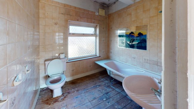 31 Slade Gardens, Slade Green, Erith, Kent DA8 2HT
 7