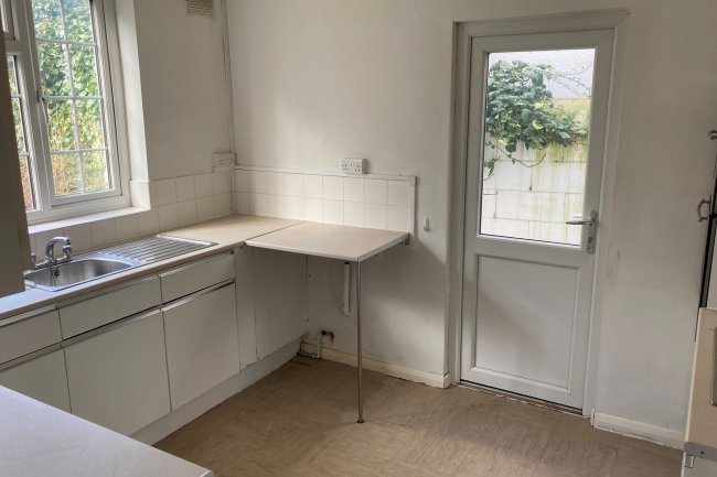 18 Valonia Gardens, Southfields, London SW18 1PY
 2