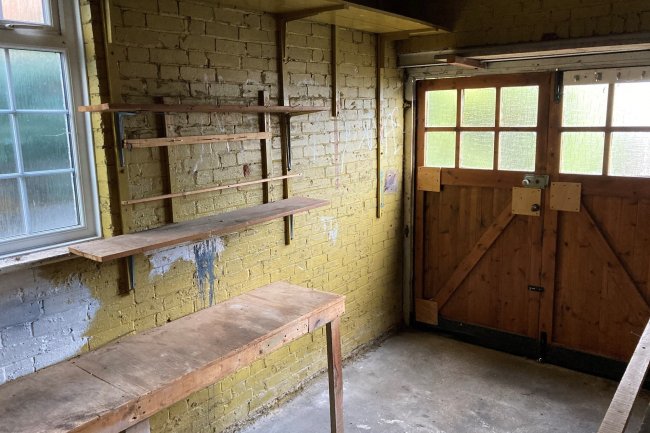 18 Valonia Gardens, Southfields, London SW18 1PY
 2