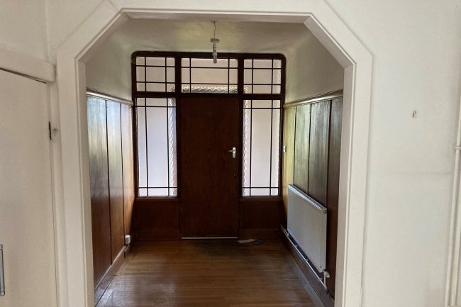 18 Valonia Gardens, Southfields, London SW18 1PY
 2