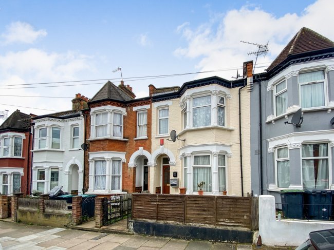 41a & 41b Handsworth Road, Tottenham, London, N17 6DB
 8