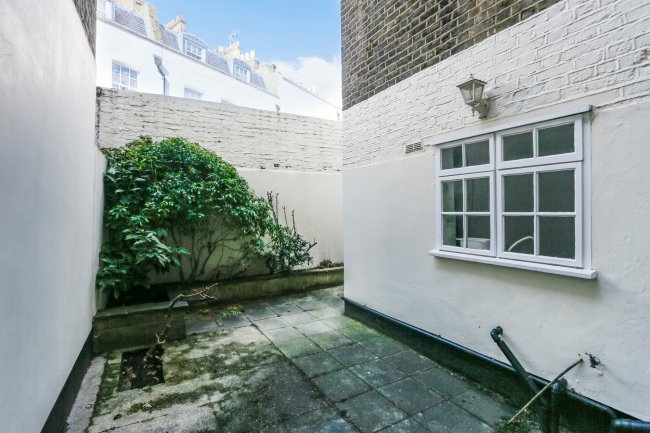 42 Eccleston Square Mews, London SW1V 1QN
 8