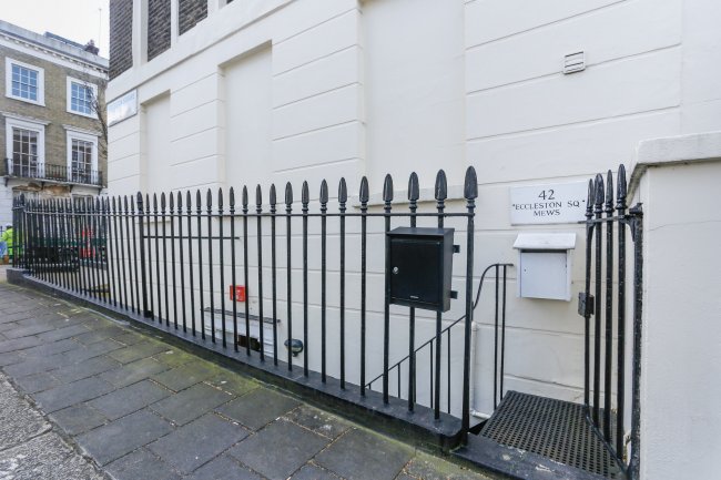 42 Eccleston Square Mews, London SW1V 1QN
 8