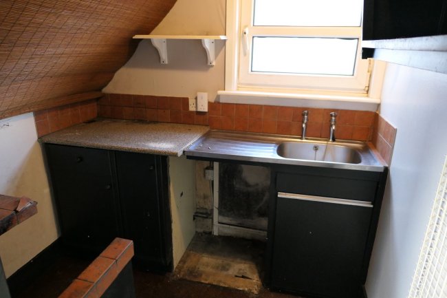 Flat 6, 46 Killieser Avenue, Streatham Hill, London SW2 4NT 
 3