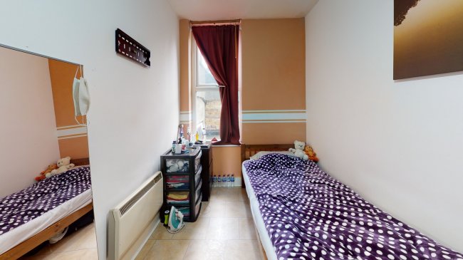 Flat 2, 46 Brixton Road, Oval, London, SW9 6BT
 10