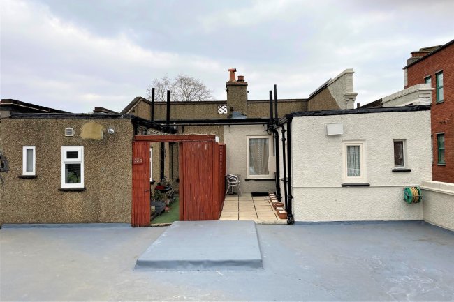 53 Central Road, Worcester Park, Surrey KT4 8EB 10