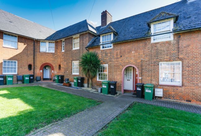 184 Wulfstan Street, Shepherds Bush, London, W12 0AD 1