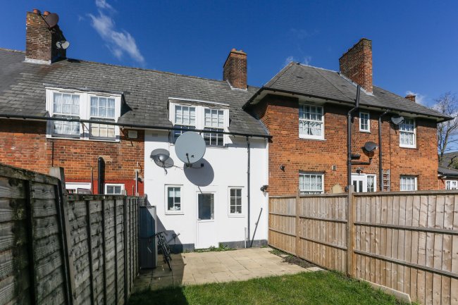 184 Wulfstan Street, Shepherds Bush, London, W12 0AD 1