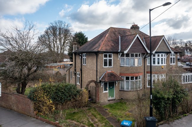 1 South Way, Croydon, Surrey CR0 8RH
 10