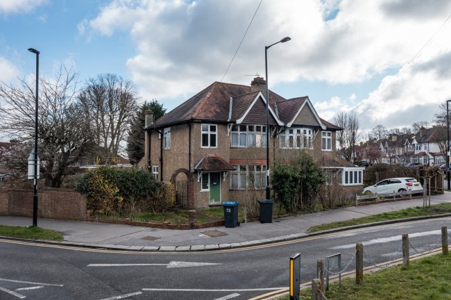 1 South Way, Croydon, Surrey CR0 8RH
 10