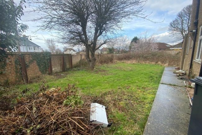 1 South Way, Croydon, Surrey CR0 8RH
 10