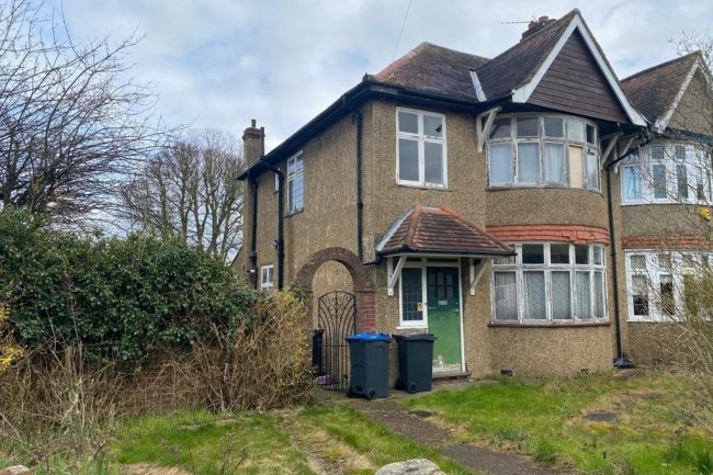 1 South Way, Croydon, Surrey CR0 8RH
 10