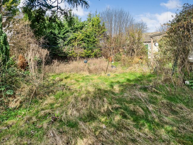 Collendina, Hythe Lane, Burwell, Cambridgeshire, CB25 0EH
 1