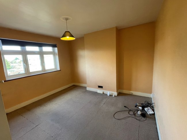 166 Huxley Road, Edmonton, London N18 1LE
 1