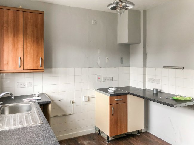 21 Bushway, Dagenham, Essex RM8 3XH
 4