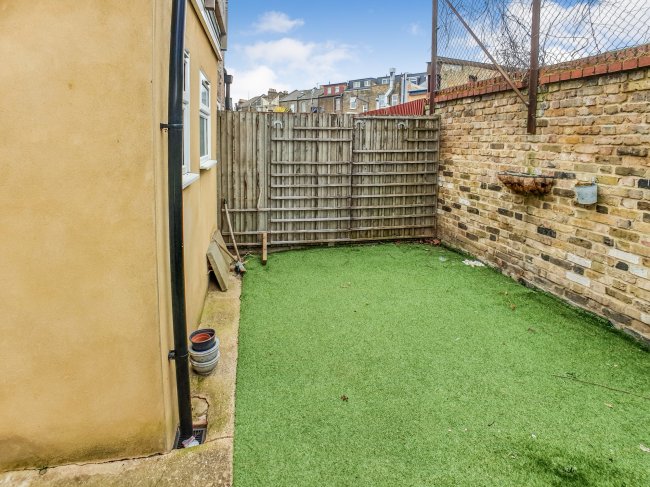 26 Southwell Grove Road, London, E11 4PP
 10