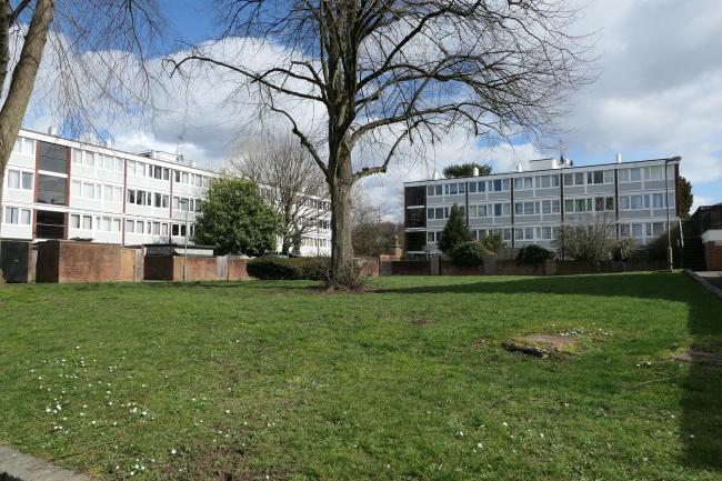 15 Hersham Close, Roehampton, London SW15 4JQ
 3