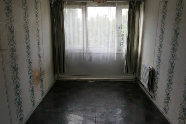 15 Hersham Close, Roehampton, London SW15 4JQ
 3